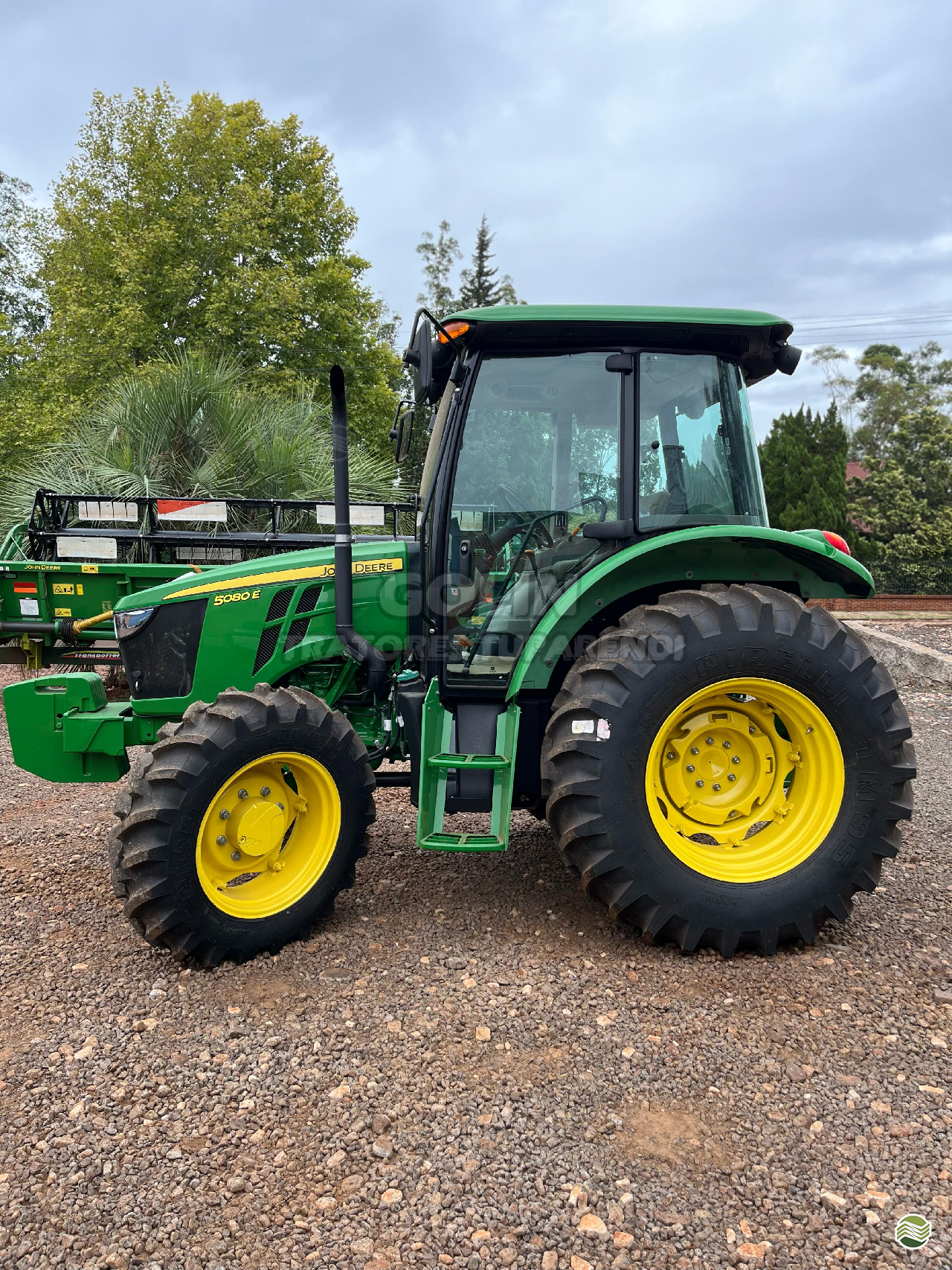 TRATOR JOHN DEERE JOHN DEERE 5080E Tração 4x4 Golin Tratores TUPARENDI RIO GRANDE DO SUL RS
